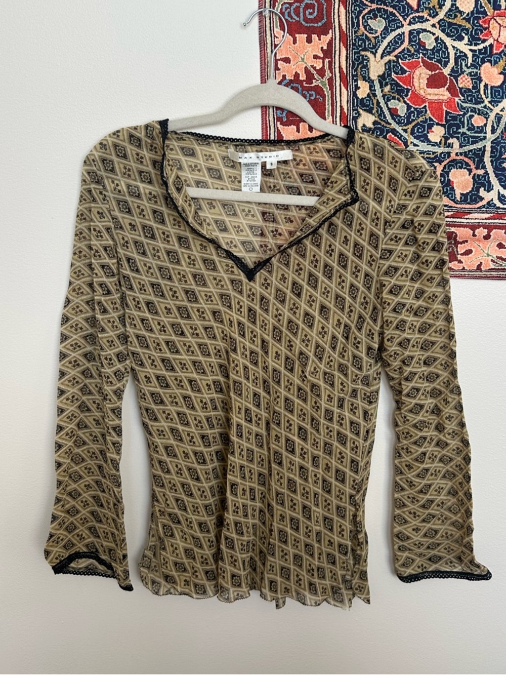Vintage dainty 100% silk top